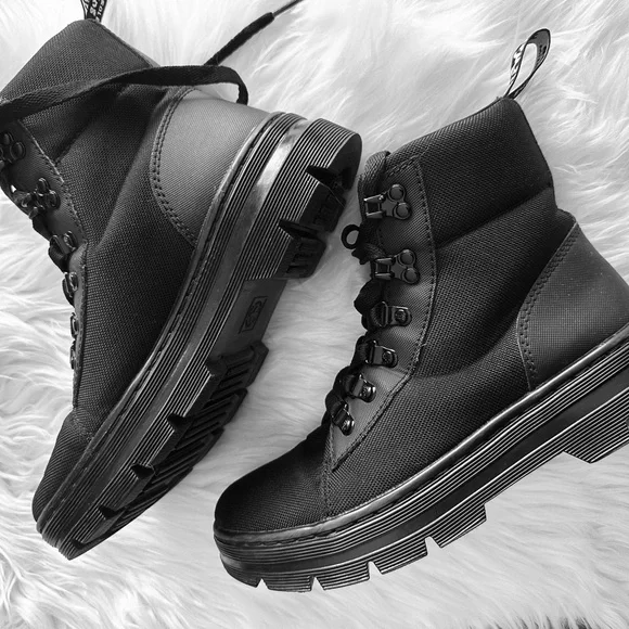 Dr. Martens Combs W Boot - Picture 7 of 10